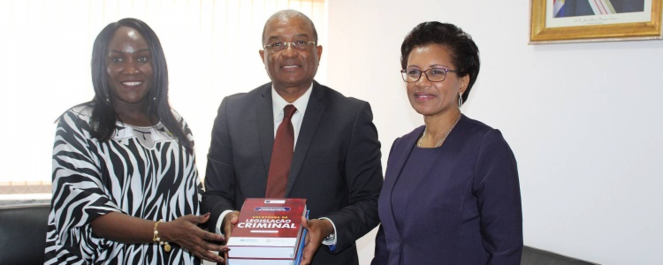 Procurador-Geral da República recebe visita da Sua Excelência a Ministra da Justiça e dos Direitos Humanos da Guiné-Bissau